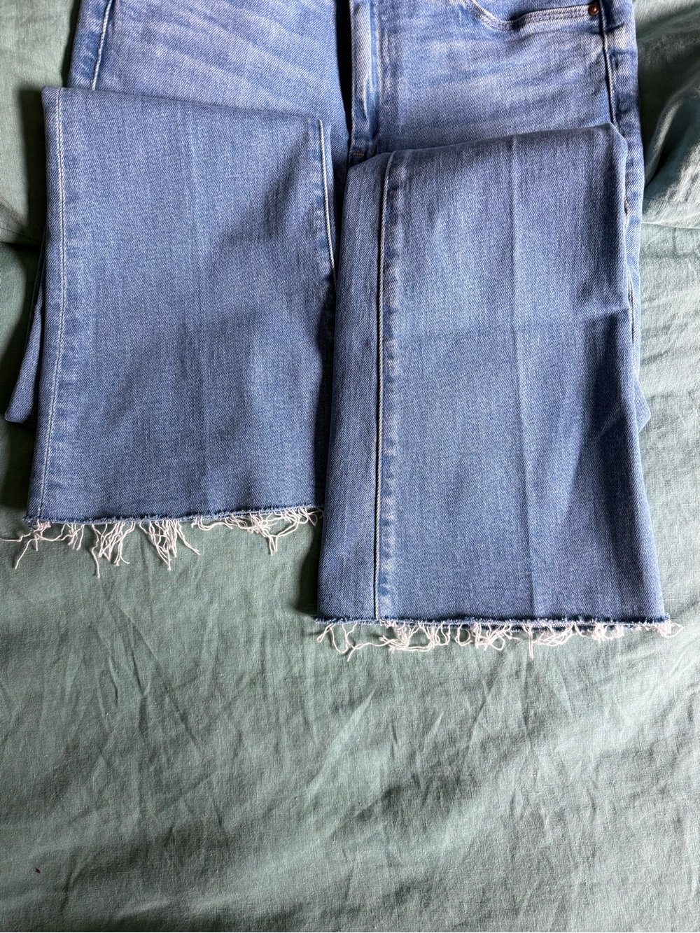 Mother Denim - The Weekender Fray - Picture 3 of 5